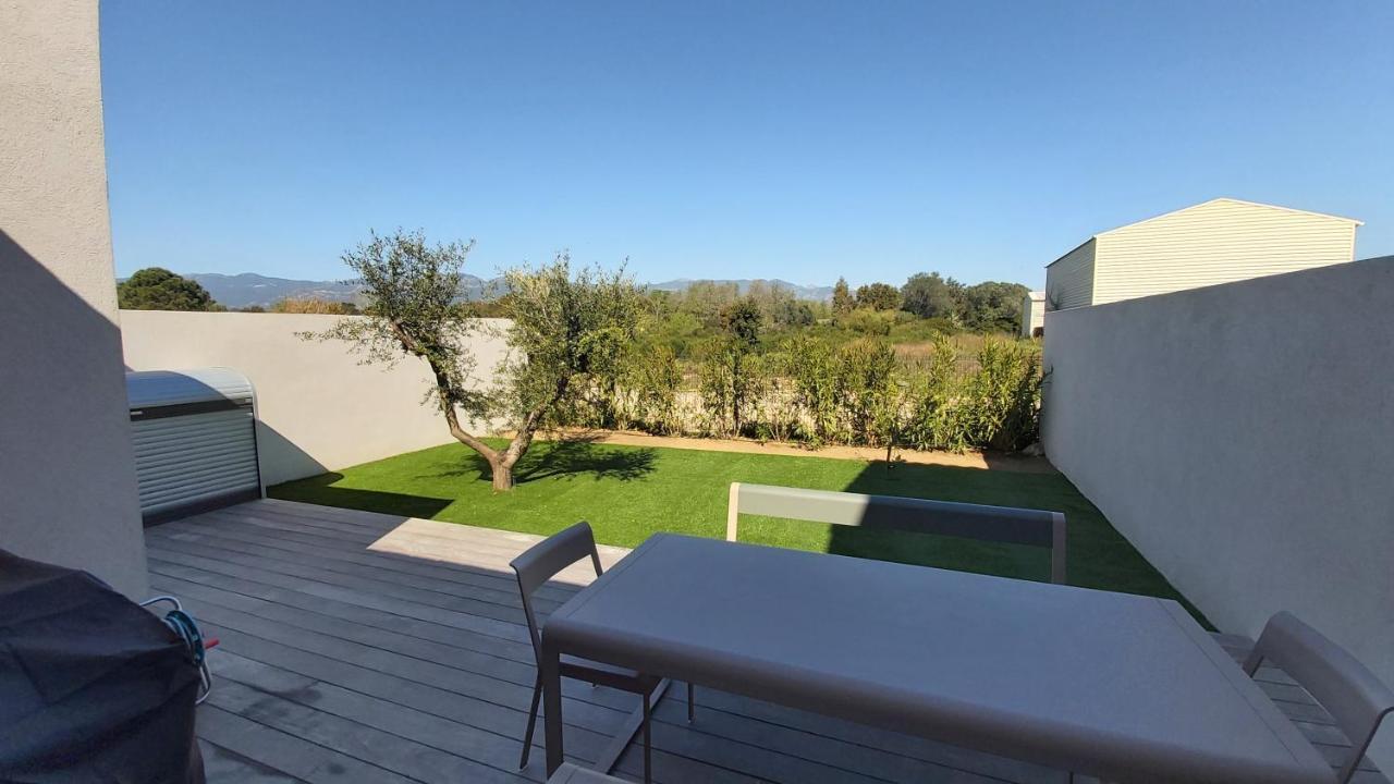 Villa Home Holiday A Cala Rossa Леччи Экстерьер фото